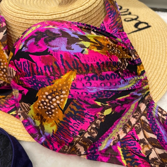 NWT Victoria’s Secret bikini push up bombshell 36D top only - Picture 6 of 16